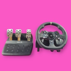 Volante+ Pedales Logitech...